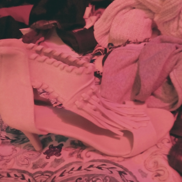 high heels - Picture 1 of 3